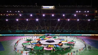 Cerimônia de abertura tem danças tradicionais e minuto de silêncio