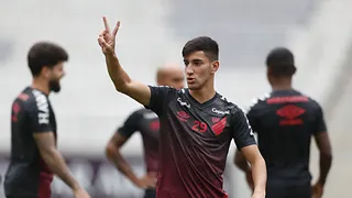 Athletico acerta novo empréstimo do atacante Pedrinho