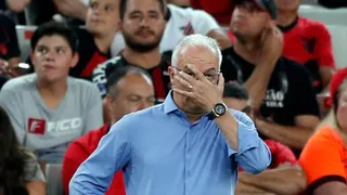 Dorival que abra os olhos porque o Athletico desmanchou o time