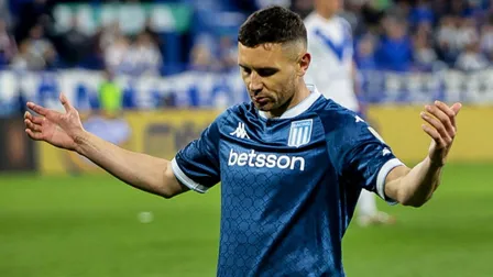Ex-atacante do Coritiba vira herói em jogo da Libertadores