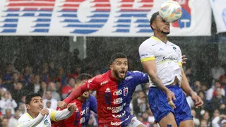 Destaque no acesso do Paraná, zagueiro entra na mira de clubes da Série B