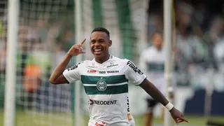 Artilheiro, craque do campeonato e título inédito, Igor Paixão faz Paranaense impecável