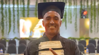 Campeão brasileiro pelo Athletico se forma em faculdade e inicia nova carreira