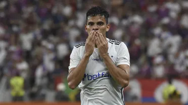 Cruzeiro vence Fortaleza em jogo atrasado no Castelão e sai da zona de rebaixamento