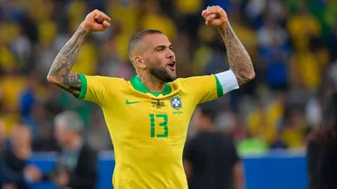 Tite convoca Daniel Alves, Bremer, Pedro e Martinelli para Copa do Mundo