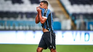 São Paulo desperdiça chances e perde para o Grêmio na semi da Copa do Brasil