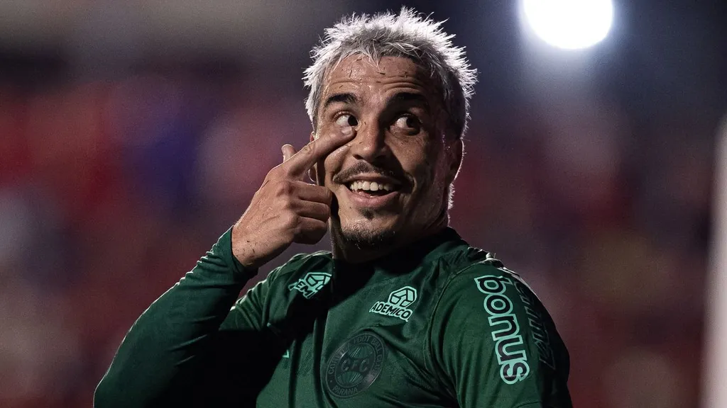 O meia Josué, do Coritiba, no jogo contra o Vila Nova, na 20 rodada da Série B.
