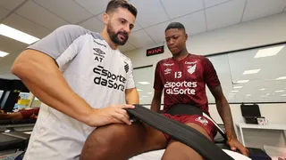 Jader, Babi e Julimar serão aproveitados pelo Athletico; veja como fica o elenco
