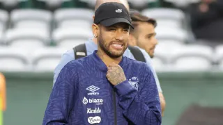 Neymar traça plano e mira Copa com duelos contra o Coritiba