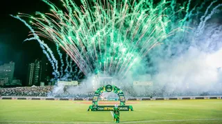 Maringá freta avião para torcedores para jogo contra o Flamengo