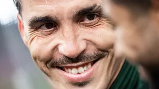 Jogou de terno! Quase fora, português brilhou pelo Coritiba contra o Corinthians