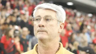 “Ambiente fica um tiroteio”: Odair pede que torcida do Athletico dê crédito aos jogadores