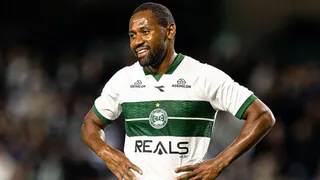 Técnico do Coritiba defende e elogia elenco após derrota para time da Série D