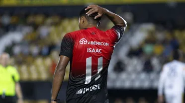 Athletico corre risco na Série B e vacilos custam caro