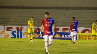 Meia-atacante é mais um a se despedir do Paraná Clube