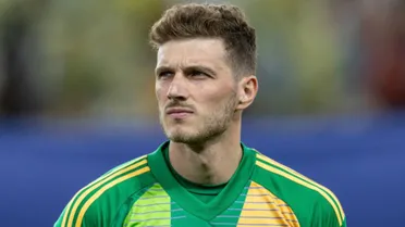 Goleiro Bento acerta com novo clube e se despede do time de Cristiano Ronaldo