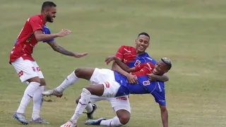 Com goleiro expulso, Paraná busca empate contra o Londrina na Vila