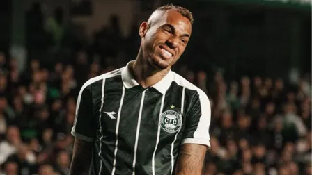 Seabra confirma planejamento do Coritiba durante parada da Copa