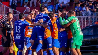 Foz do Iguaçu vence time de Gusttavo Lima nos pênaltis e conquista acesso no Paranaense