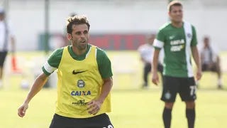 Coritiba deve R$ 37 milhões a jogadores e técnicos; veja o top 10