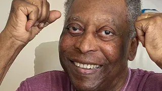Após retirada de tumor, Pelé apresenta “boa condição clínica” e deixa UTI
