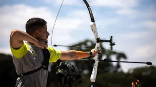 Marcus D’Almeida avança às oitavas do tiro com arco e faz história na Olimpíada