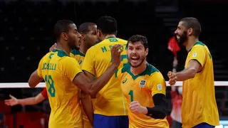 Seleção masculina vence o Japão e avança à semifinal em Tóquio