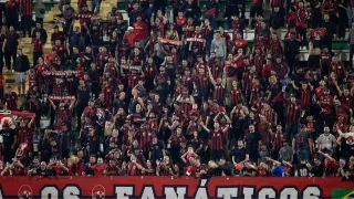 Técnico convoca torcida do Athletico, mas não cita proibição à organizada: “Momento de união”