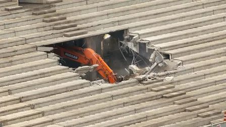 Athletico inicia demolição em setor interditado da Arena da Baixada