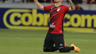 Hugo Moura escapa de punição no STJD e fica à disposição contra o Atlético-GO