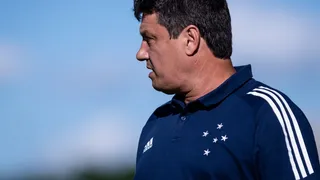 Técnico Adilson Batista é internado após sofrer infarto