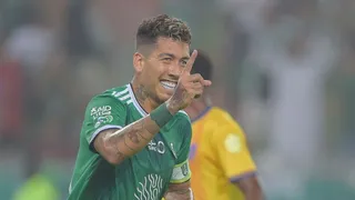 Roberto Firmino sofre lesão e vira desfalque no Al-Ahli após hat-trick