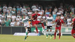 Com desfalques, Morínigo terá que mexer no Coritiba para a final