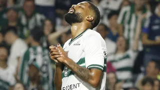 Coritiba contra o Corinthians e contra si no Brasileirão