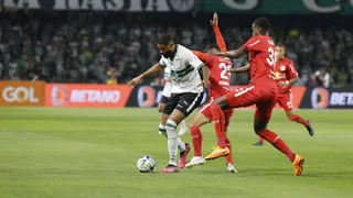 Coritiba perde chances, é derrotado pelo Red Bull Bragantino e não sai da ZR