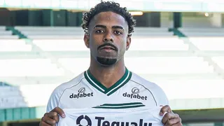 Coritiba anuncia lateral que estava no futebol ucraniano: “Acredito no projeto”