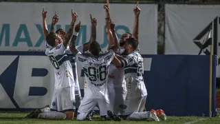 Os coxas podem terminar de bordar as faixas: 2×1