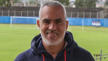 Paraná anuncia ex-Corinthians e Vasco para comandar a base