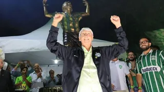 Estátuas em estádios brasileiros? Só 11  jogadores têm. Veja quem são eles