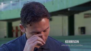 Keirrison chora ao lembrar do filho e agradece torcida do Coritiba
