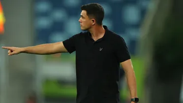 Barbieri tenta manter discurso calmo, mas Athletico sofre queda brusca na tabela com derrota