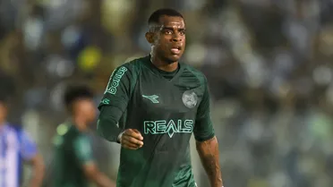 Com um a mais, Coritiba leva virada do Paysandu e se complica na briga pelo acesso