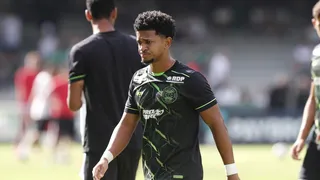 Coritiba perde Warley contra o Santos; veja quem pode assumir a lateral