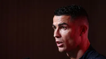 Cristiano Ronaldo terá de depor por gesto obsceno após gritos de “Messi”