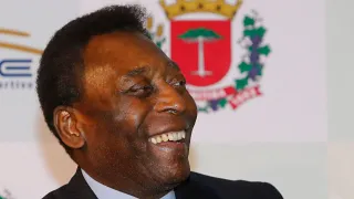 Pelé vira adjetivo sinônimo de ‘excepcional’ e é inserido no dicionário Michaelis
