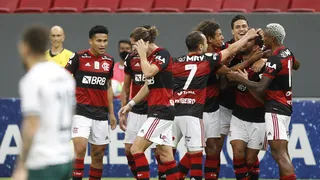 Flamengo derrota o Palmeiras e entra com força na briga pelo título