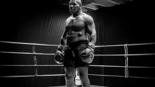 Mike Tyson prevê exibições a cada 2 meses; Revanche com Holyfield na mira