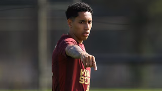 Jogador do Athletico é campeão e artilheiro de torneio society ao lado de presidente da CBF
