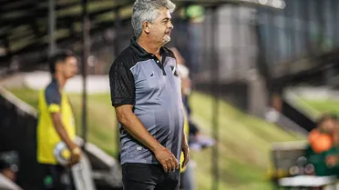 Após período sabático, técnico multicampeão volta ao futebol e é demitido com menos de dez jogos