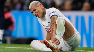 Richarlison passa por cirurgia no púbis no Tottenham